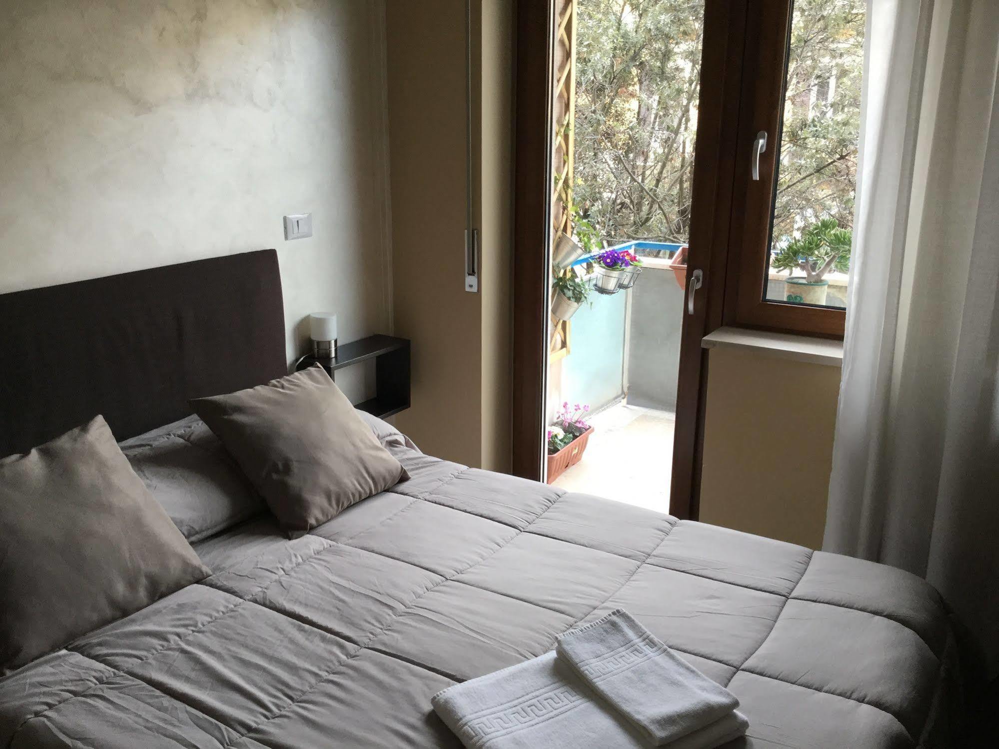 Domus Corso Umberto 18